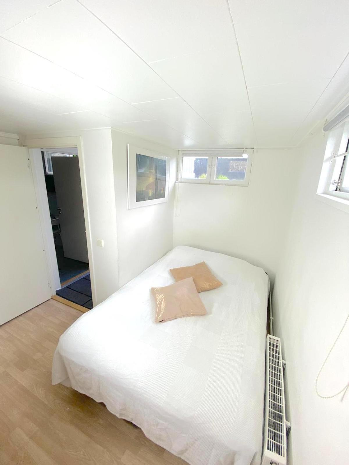 Tallkrogen Romantic House - Upper Or Lower Apartment 斯德哥尔摩 外观 照片